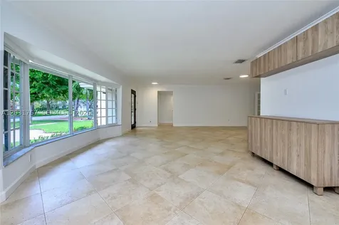 2120 NE 207th Street Miami FL 33179