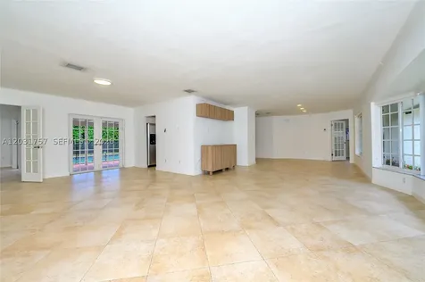 2120 NE 207th Street Miami FL 33179