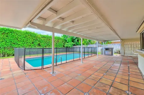 2120 NE 207th Street Miami FL 33179