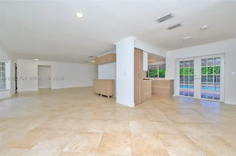 2120 NE 207th Street Miami FL 33179