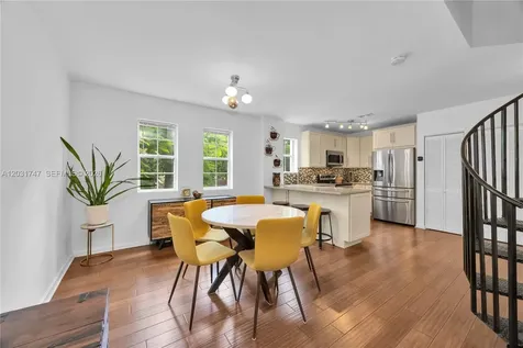 2850 Coconut Avenue Miami FL 33133