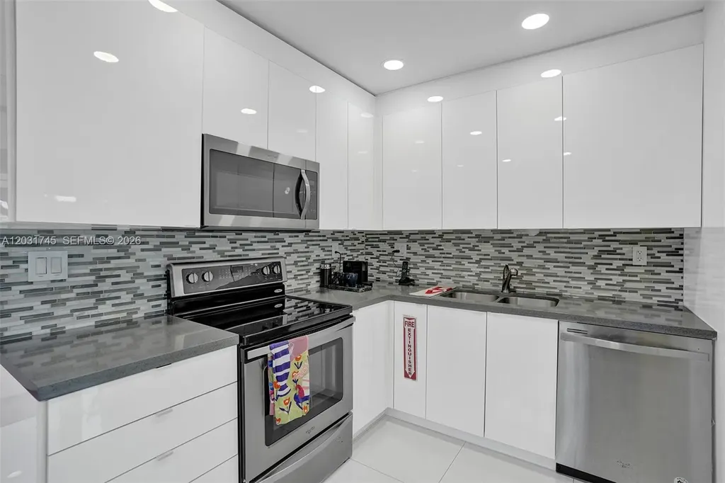 1605 NW 7th Terrace Fort Lauderdale FL 33311