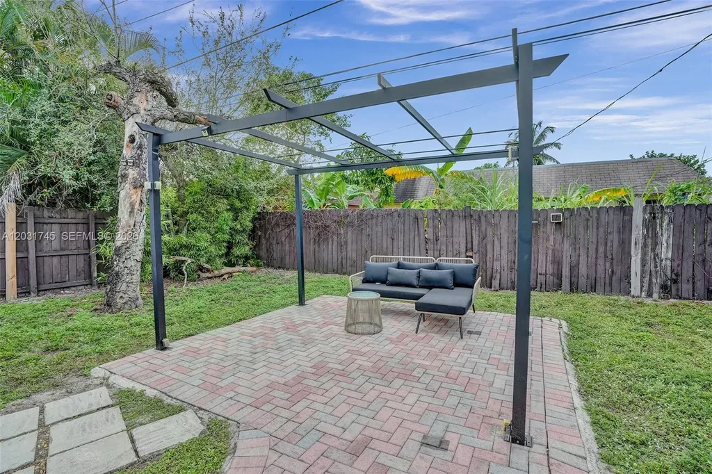 1605 NW 7th Terrace Fort Lauderdale FL 33311