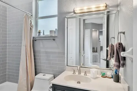 8908 NW 40th Street Coral Springs FL 33065