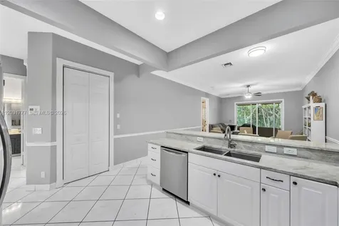 8908 NW 40th Street Coral Springs FL 33065