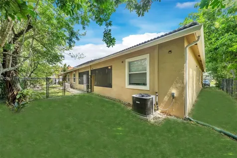 8908 NW 40th Street Coral Springs FL 33065