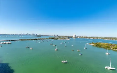 7934 West Drive North Bay Village FL 33141