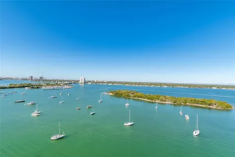 7934 West Drive North Bay Village FL 33141