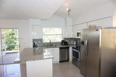 1057 SE 6th Avenue Dania Beach FL 33004