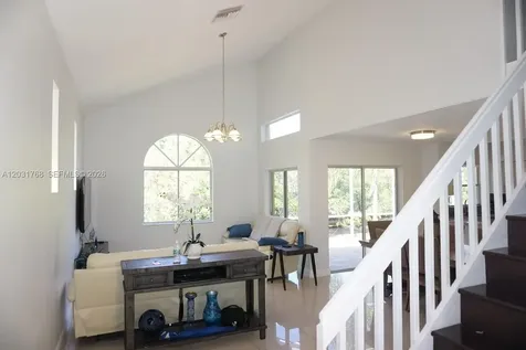 1057 SE 6th Avenue Dania Beach FL 33004