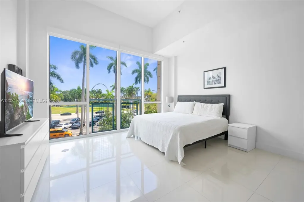 253 NE 2nd Street Miami FL 33132