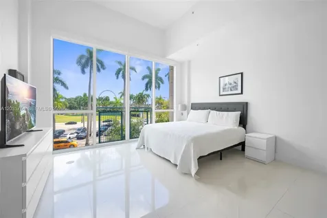 253 NE 2nd Street Miami FL 33132