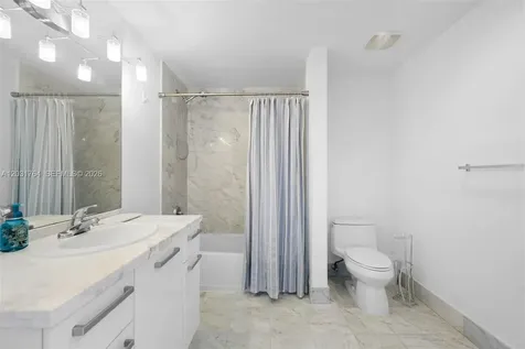 253 NE 2nd Street Miami FL 33132