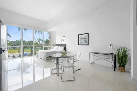 253 NE 2nd Street Miami FL 33132