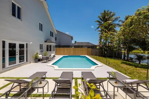 9650 SW 9th Court Pembroke Pines FL 33025