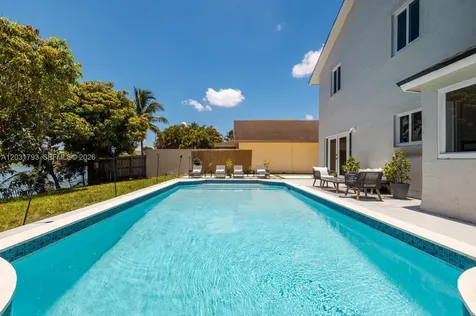 9650 SW 9th Court Pembroke Pines FL 33025