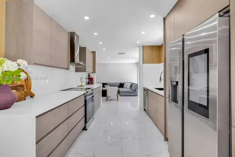 9650 SW 9th Court Pembroke Pines FL 33025