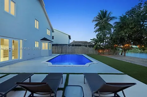 9650 SW 9th Court Pembroke Pines FL 33025