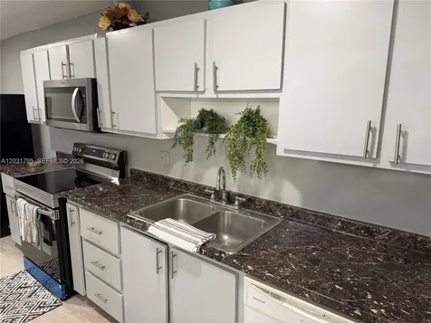 2698 NW 60th Way Sunrise FL 33313