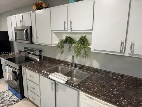 2698 NW 60th Way Sunrise FL 33313