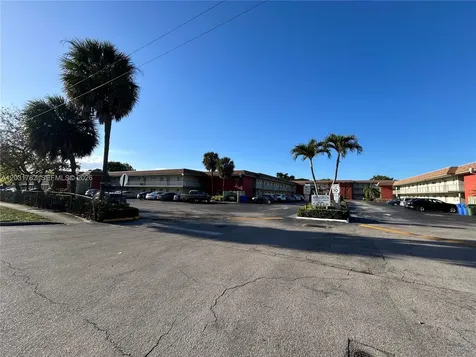 609 S State Road 7 Margate FL 33068