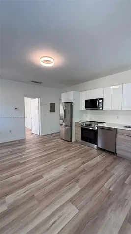 729 Meridian Avenue Miami Beach FL 33139