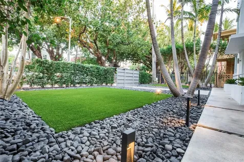 729 Meridian Avenue Miami Beach FL 33139