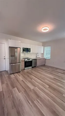 729 Meridian Avenue Miami Beach FL 33139