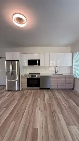 729 Meridian Avenue Miami Beach FL 33139