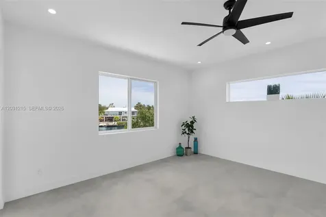 38 N Bounty Lane Key Largo FL 33037