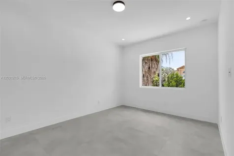 38 N Bounty Lane Key Largo FL 33037