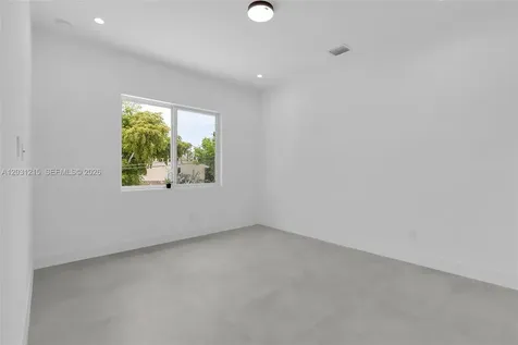 38 N Bounty Lane Key Largo FL 33037