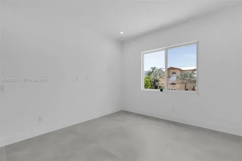 38 N Bounty Lane Key Largo FL 33037