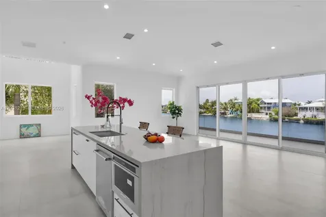 38 N Bounty Lane Key Largo FL 33037
