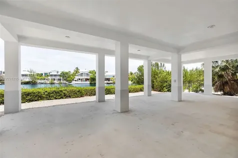 38 N Bounty Lane Key Largo FL 33037