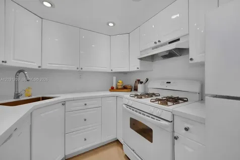 2539 S Bayshore Drive Coconut Grove FL 33133