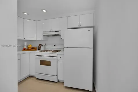 2539 S Bayshore Drive Coconut Grove FL 33133