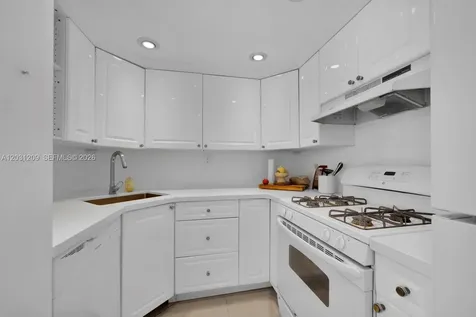 2539 S Bayshore Drive Coconut Grove FL 33133