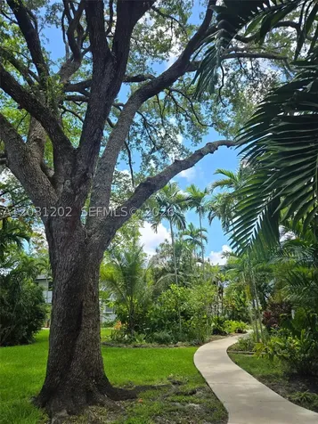 5620 SW 78th Street Miami FL 33143
