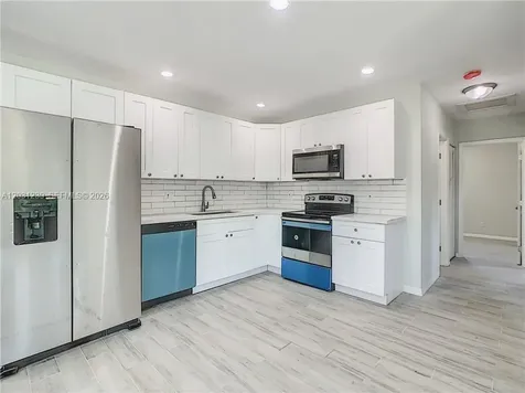 3921 SW 31st Drive West Park FL 33023