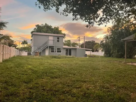 3921 SW 31st Drive West Park FL 33023