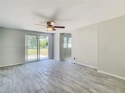 3921 SW 31st Drive West Park FL 33023