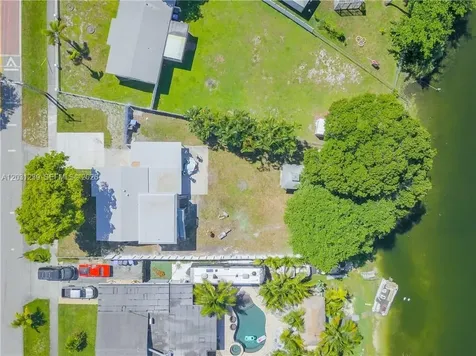 3921 SW 31st Drive West Park FL 33023