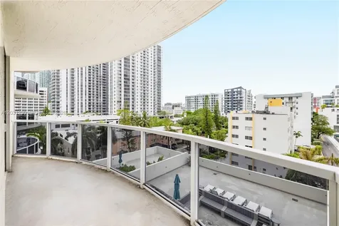 601 NE 23rd Street Miami FL 33137