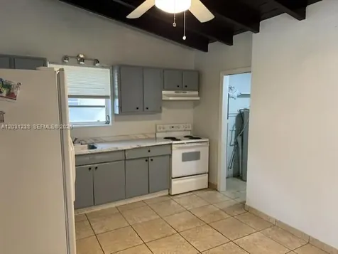 262 SW 9th Street Dania Beach FL 33004