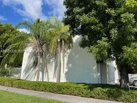 17304 Walker Avenue Miami FL 33157