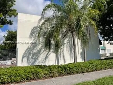 17304 Walker Avenue Miami FL 33157