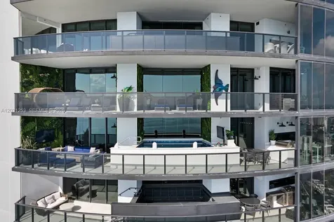 18555 Collins Avenue Sunny Isles Beach FL 33160