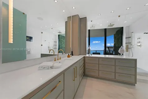 18555 Collins Avenue Sunny Isles Beach FL 33160