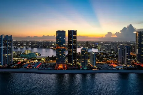 18555 Collins Avenue Sunny Isles Beach FL 33160